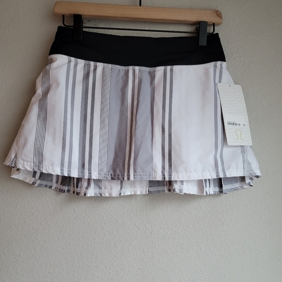 Lululemon Run: Pace Setter Skirt (Regular) size 4 NWT - Picture 6 of 10